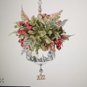 ⛄️Kissing Krystal's Limited edition ( Macy's) Great for crafts see the last pic